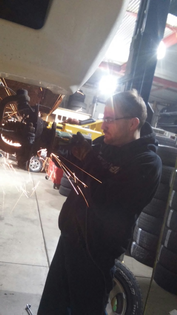 preformance vince caleb mechanic grinding sparks snap on tools garage